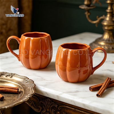 Ceramiczna filiżanka kawy w kształcie dyni
