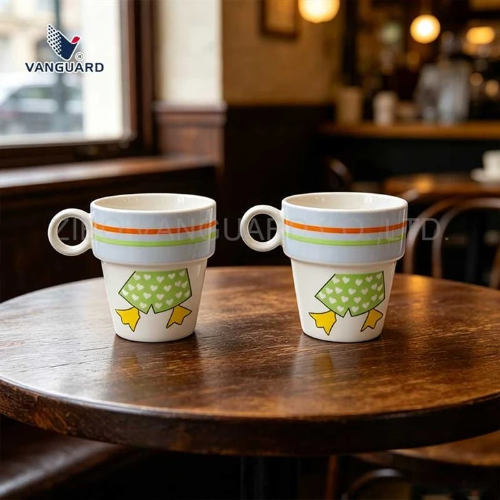 Filiżanka do cappuccino z możliwością układania w stosy